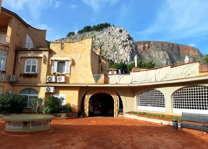 公寓 Raggio Di Sole In Ashur 巴勒莫